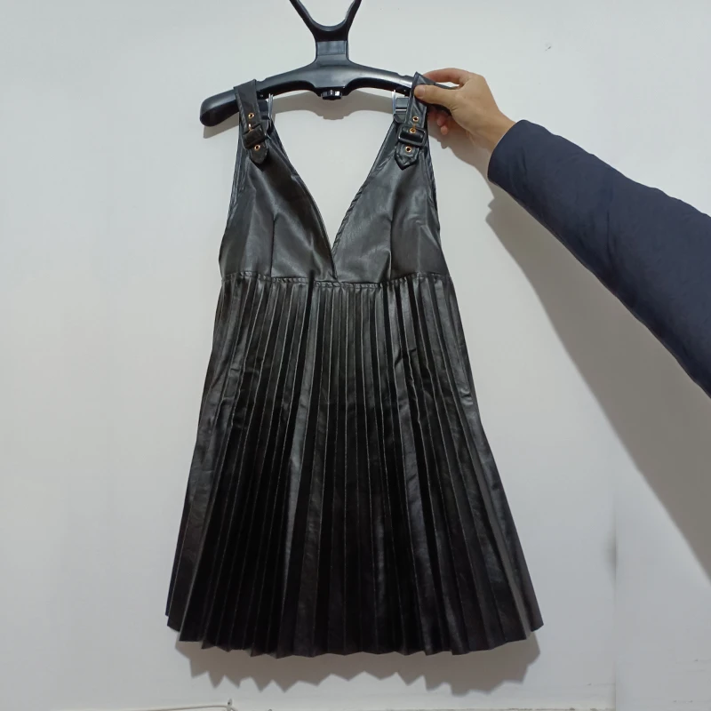 Retro Office Ladies Pu Faux Leather Dress Vestidos De Mujer Autumn Elegant Women's Dress V-neck Strapless Pleated Mini Dress
Retro Office Ladies Pu Faux Leather Dress Vestidos De Mujer Autumn Elegant Women's Dress V-neck Strapless Pleated Mini Dress
