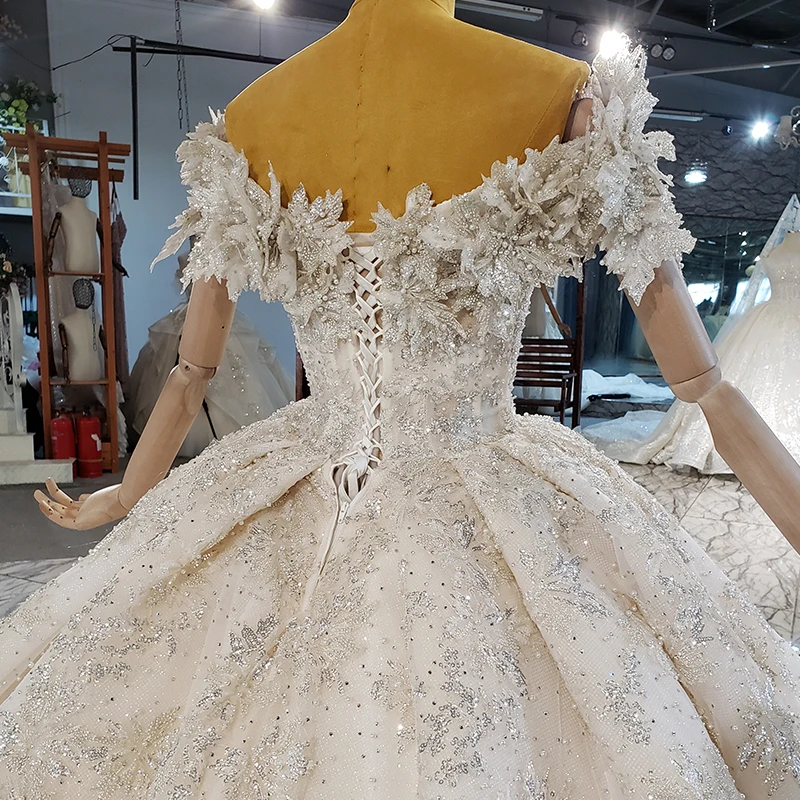 HTL2175 Champagne Bridal Wedding Dress Flower Diamond Lace Bead Shiny V-neck Backless Luxury Wedding Dress Robe De Marie 2021
HTL2175 Champagne Bridal Wedding Dress Flower Diamond Lace Bead Shiny V-neck Backless Luxury Wedding Dress Robe De Marie 2021
