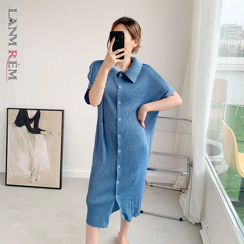 LANMREM Pleated Dress For Women 2021 Summer Short Bateing Sleeves Lapel Single Breasted Dresses Female Elegant Clothing 2D3645
LANMREM Pleated Dress For Women 2021 Summer Short Bateing Sleeves Lapel Single Breasted Dresses Female Elegant Clothing 2D3645