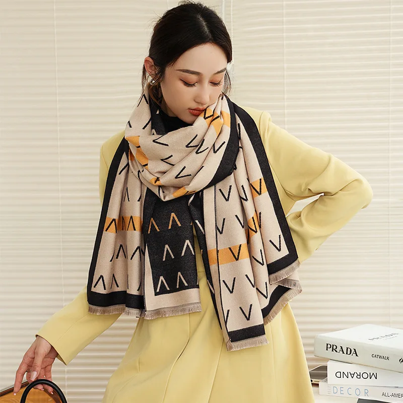 New Cashmere Two-Sided Scarves Autumn Dustproof Beach Towel 2021 Popular 190X65CM Sunscreen Bandanna Winter Travel Tassels Shawl
New Cashmere Two-Sided Scarves Autumn Dustproof Beach Towel 2021 Popular 190X65CM Sunscreen Bandanna Winter Travel Tassels Shawl