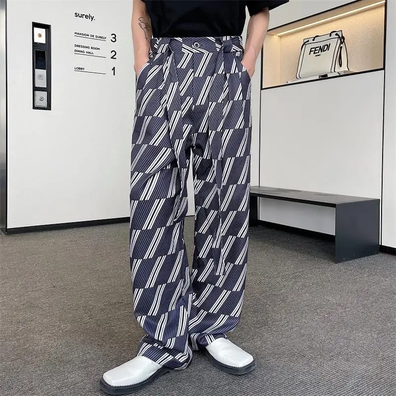 Men's new Korean version of the fashion trend of urban youth geometric design casual wide leg large size trousers
Men's new Korean version of the fashion trend of urban youth geometric design casual wide leg large size trousers
