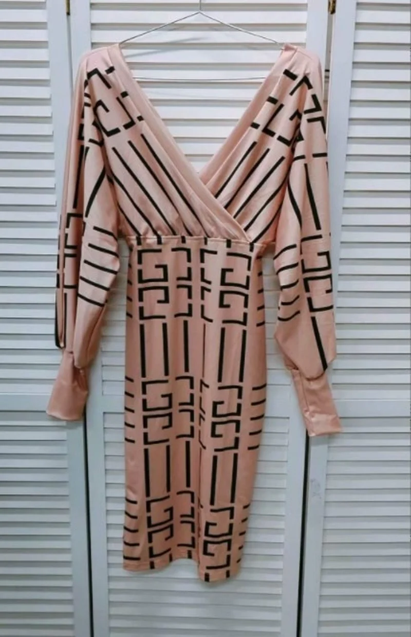 Donsignet Women Dress Spring Autumn Fashion New Women Striped Medium Length V-Neck Long Sleeve High Waist Dress Chic Vestidos
Donsignet Women Dress Spring Autumn Fashion New Women Striped Medium Length V-Neck Long Sleeve High Waist Dress Chic Vestidos