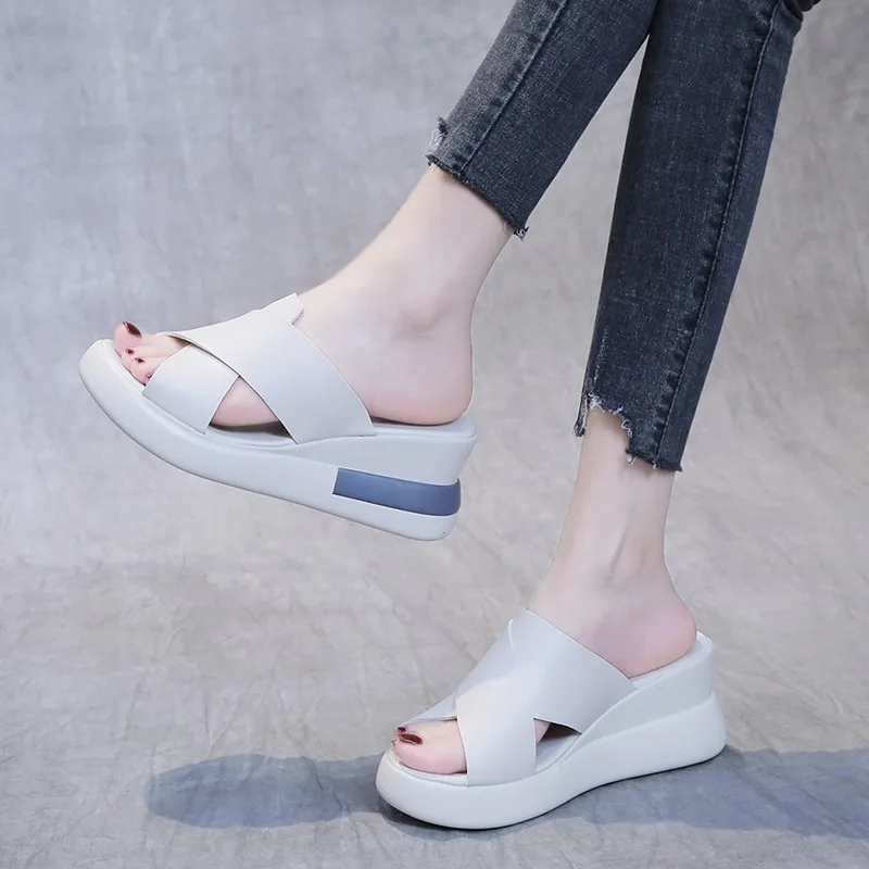 Thick-soled Slope-heel Sandals and Slippers Women 2021 New Summer High-heeled Women's Shoes Platform Shoes Large Size
Thick-soled Slope-heel Sandals and Slippers Women 2021 New Summer High-heeled Women's Shoes Platform Shoes Large Size