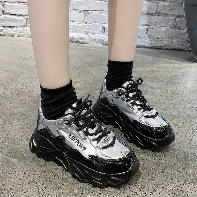 2021 autumn and winter new Torre shoes women's sports shoes comfortable and casual Joker hiking shoes pure black 35-43 couples.
2021 autumn and winter new Torre shoes women's sports shoes comfortable and casual Joker hiking shoes pure black 35-43 couples.