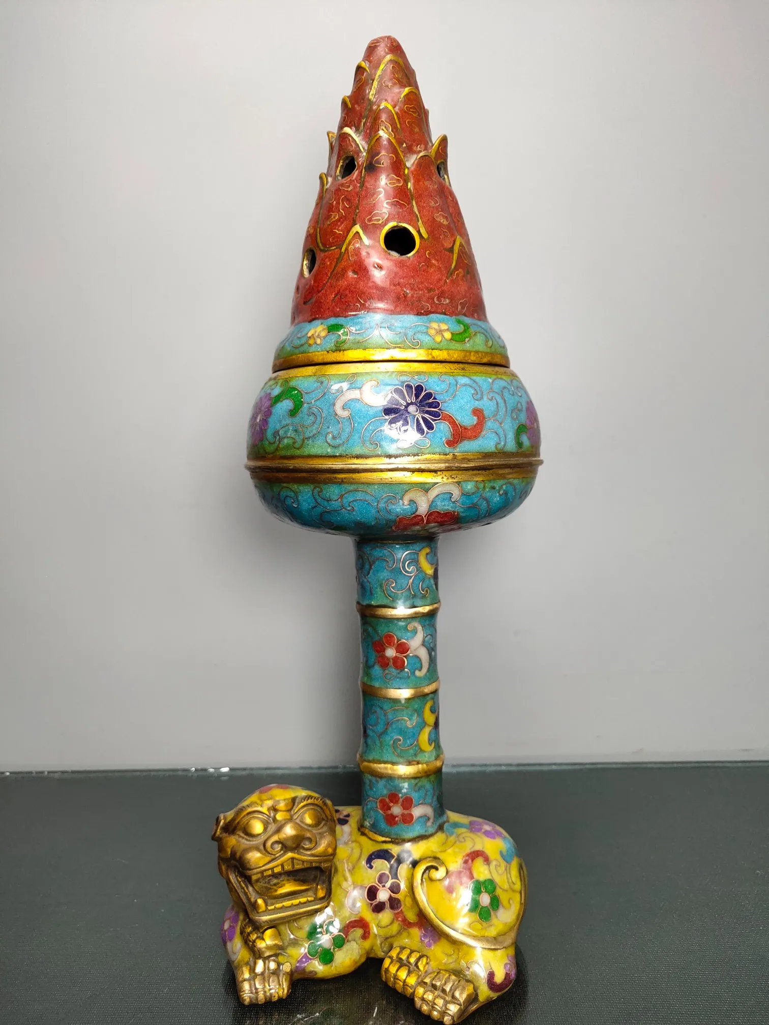 14"Chinese temple collection Old Bronze Cloisonne Enamel statue of brave troops incense burner Boshan furnace lotus Ornaments
14"Chinese temple collection Old Bronze Cloisonne Enamel statue of brave troops incense burner Boshan furnace lotus Ornaments