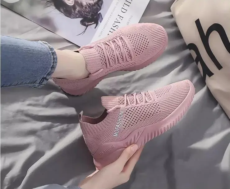 2020 white Sneakers Women Sport Shoes Lace-Up Breathable Mesh Round Cross Straps Flat women Sneakers flywire Running Shoes
2020 white Sneakers Women Sport Shoes Lace-Up Breathable Mesh Round Cross Straps Flat women Sneakers flywire Running Shoes