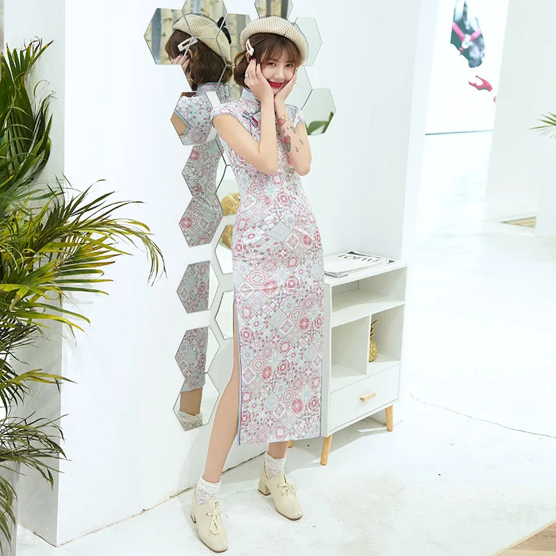 Classic Print Flowers Long Cheongsam Dresses Female Qipao Vintage Chinese Evening Banquet Party Dress
Classic Print Flowers Long Cheongsam Dresses Female Qipao Vintage Chinese Evening Banquet Party Dress