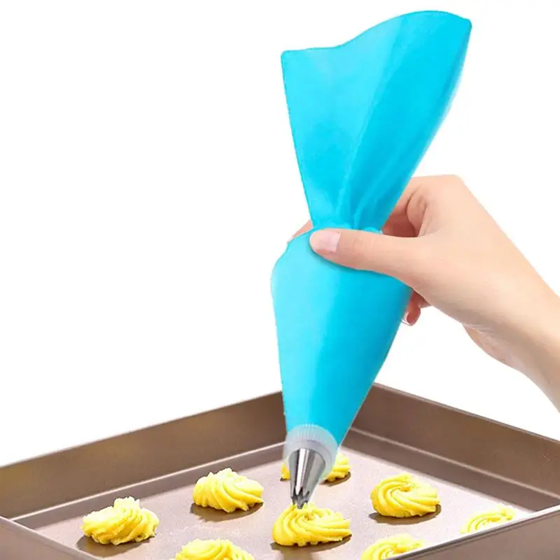 26Pcs/Set Silicone Pastry Bag Tips Kitchen Cake Icing Piping Cream Cake Decorating Tools Reusable Pastry Bags+24 Nozzle Set
26Pcs/Set Silicone Pastry Bag Tips Kitchen Cake Icing Piping Cream Cake Decorating Tools Reusable Pastry Bags+24 Nozzle Set