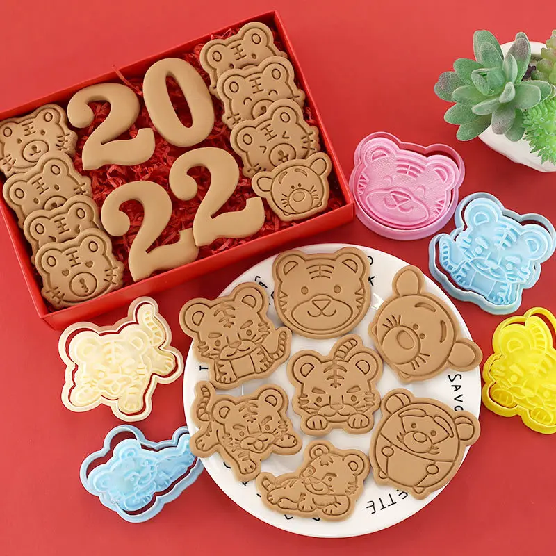 DIY Christmas Cartoon Tiger Biscuit Mold 3D Biscuit Mold ABS Plastic Baking Mold Cookie Decoration Tool
DIY Christmas Cartoon Tiger Biscuit Mold 3D Biscuit Mold ABS Plastic Baking Mold Cookie Decoration Tool
