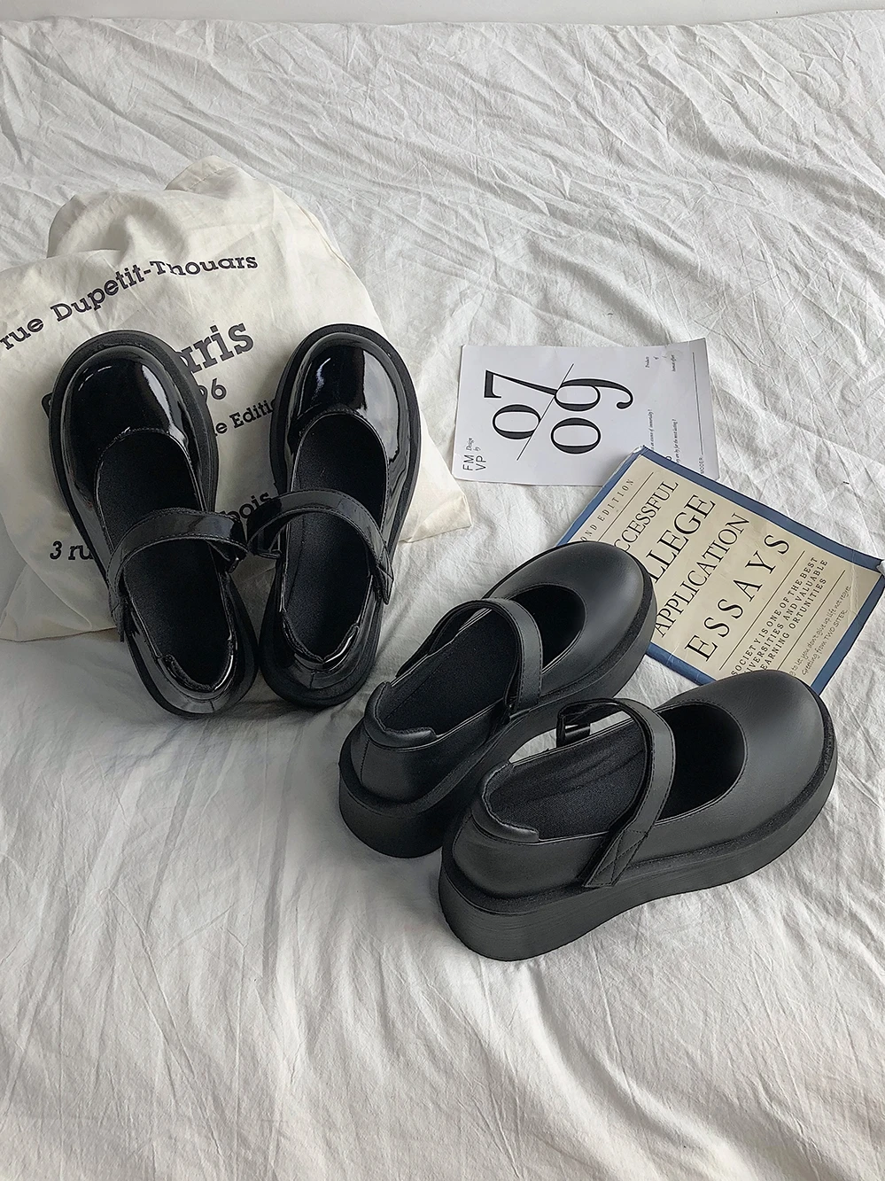 2021 spring women's new British college style retro Mary Jane shoes platform flat shoes trend simple and temperament.
2021 spring women's new British college style retro Mary Jane shoes platform flat shoes trend simple and temperament.