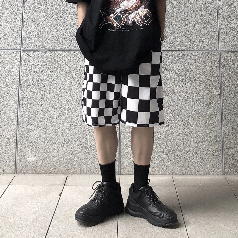 Summer Street Fashion Men's Loose Wide-Leg Five-Point Pants INS Harajuku Style Vintage Color Matching Plaid Ladies Casual Pants
Summer Street Fashion Men's Loose Wide-Leg Five-Point Pants INS Harajuku Style Vintage Color Matching Plaid Ladies Casual Pants