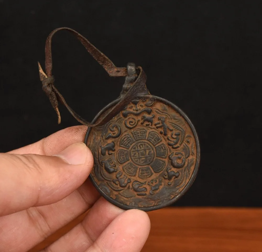 Christmas Tibet Buddhism Bronze Guru Padmasambhava Buddha Sidpaho Statue Amulet Pendant Halloween
Christmas Tibet Buddhism Bronze Guru Padmasambhava Buddha Sidpaho Statue Amulet Pendant Halloween