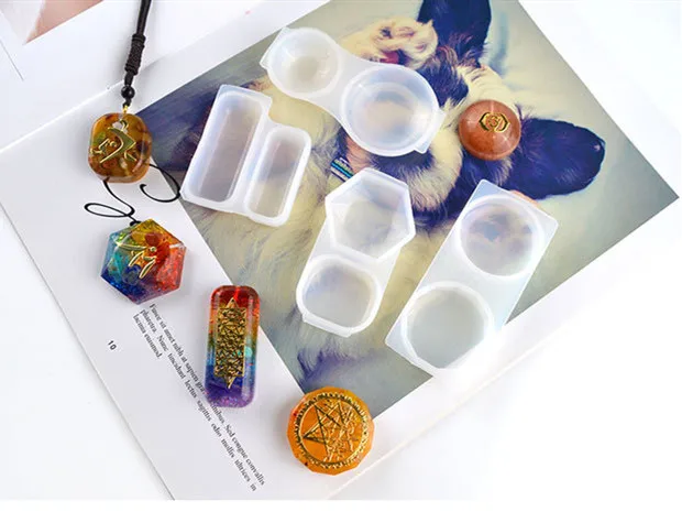 Pendant Silicone Mold DIY Crystal Craft Long Strip Round Resin mold For Jewelry Handmade Tool
Pendant Silicone Mold DIY Crystal Craft Long Strip Round Resin mold For Jewelry Handmade Tool