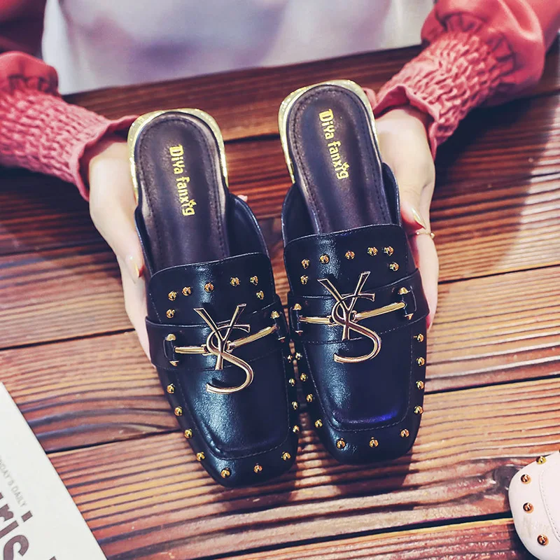 Шлепанцы женские кожаные, на высоком каблуке, с заклепками, большие размеры 
Шлепанцы женские кожаные, на высоком каблуке, с заклепками, большие размеры