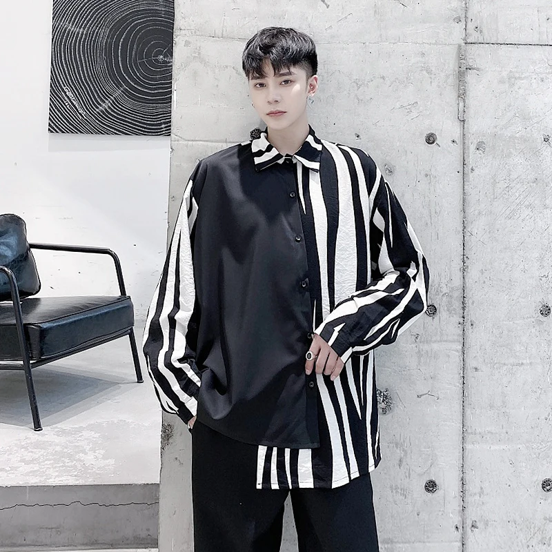 2022 Men's Shirts High Quality Fashion Irregular Black And White Stripes Asymmetrical Long-sleeved Shirt Contrast Stitching
2022 Men's Shirts High Quality Fashion Irregular Black And White Stripes Asymmetrical Long-sleeved Shirt Contrast Stitching
