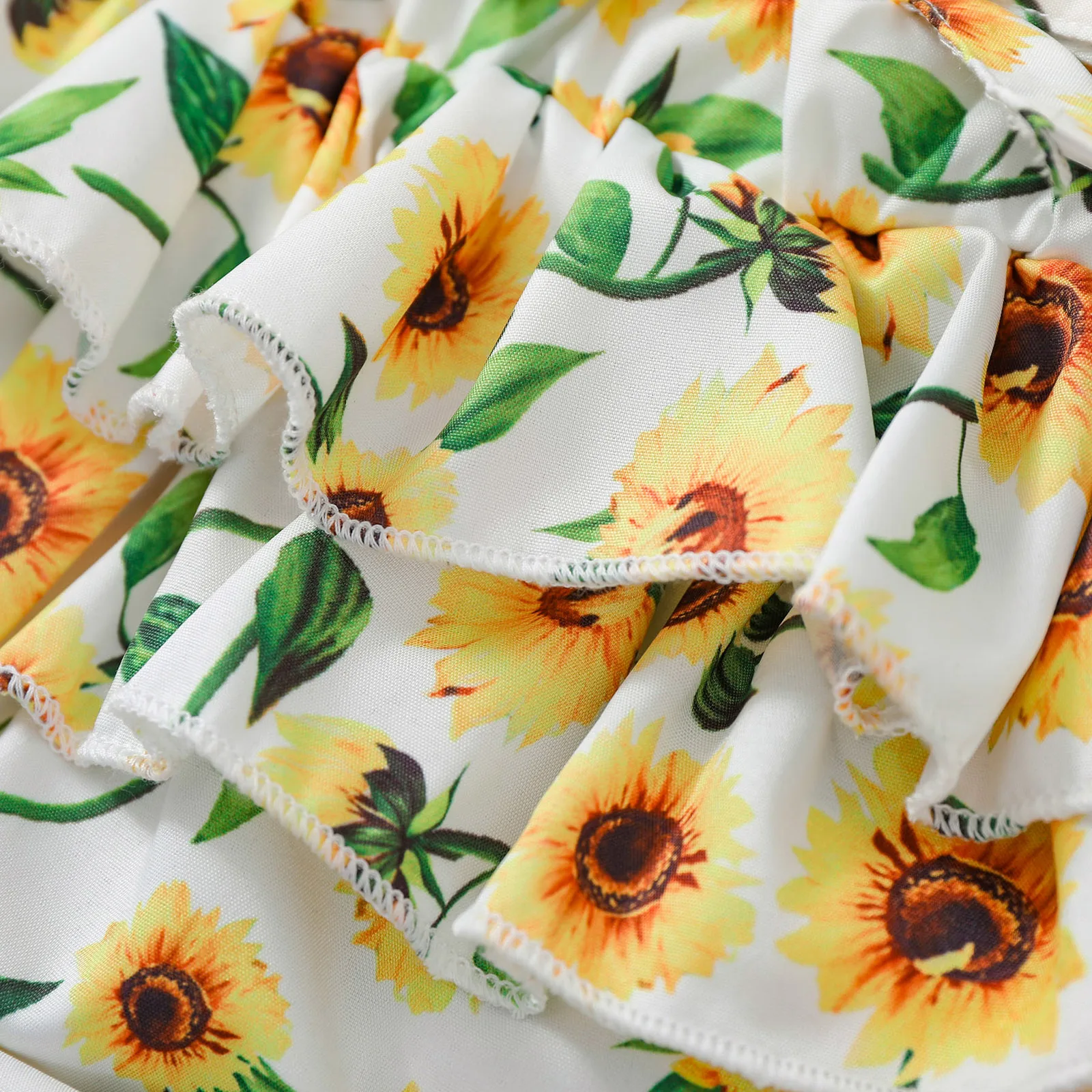 2021 New Summer 0-24M Baby Girl 2Pcs Set Floral Print Button Yellow Polka Dot Flared Short Sleeve Back Ruffled Bodysuit+Bow
2021 New Summer 0-24M Baby Girl 2Pcs Set Floral Print Button Yellow Polka Dot Flared Short Sleeve Back Ruffled Bodysuit+Bow