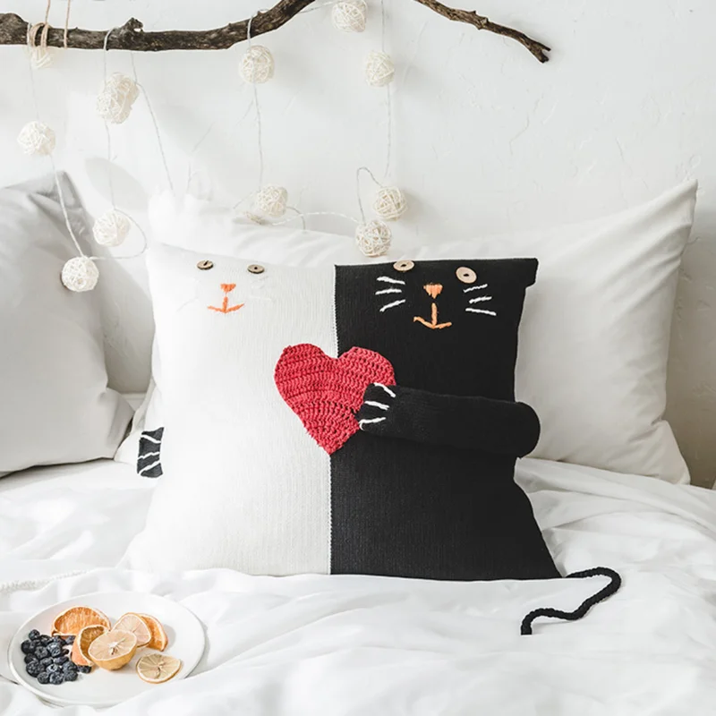YIRUIO Brand Cartoon Black White Cat Pillow Case Cover Cut 3D Toy Hand Crochet Kid Room Decoration Cotton Warm Bed Cushion Cover 
YIRUIO Brand Cartoon Black White Cat Pillow Case Cover Cut 3D Toy Hand Crochet Kid Room Decoration Cotton Warm Bed Cushion Cover