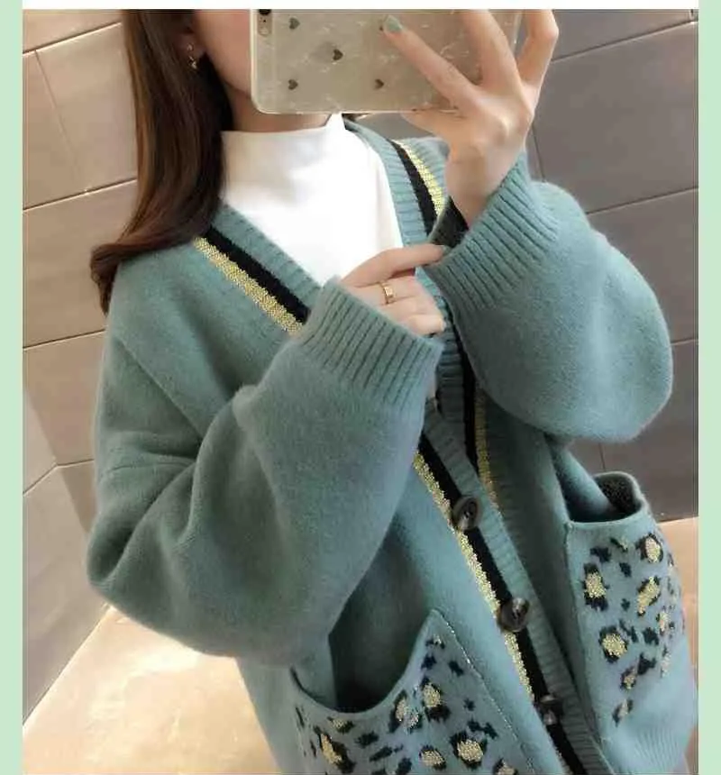 2020 Sweater Women Spring And Autumn Jacket New Fashion V-neck Cardigan Leopard Pocket Sweater Coat Wild Student Mid-length
2020 Sweater Women Spring And Autumn Jacket New Fashion V-neck Cardigan Leopard Pocket Sweater Coat Wild Student Mid-length