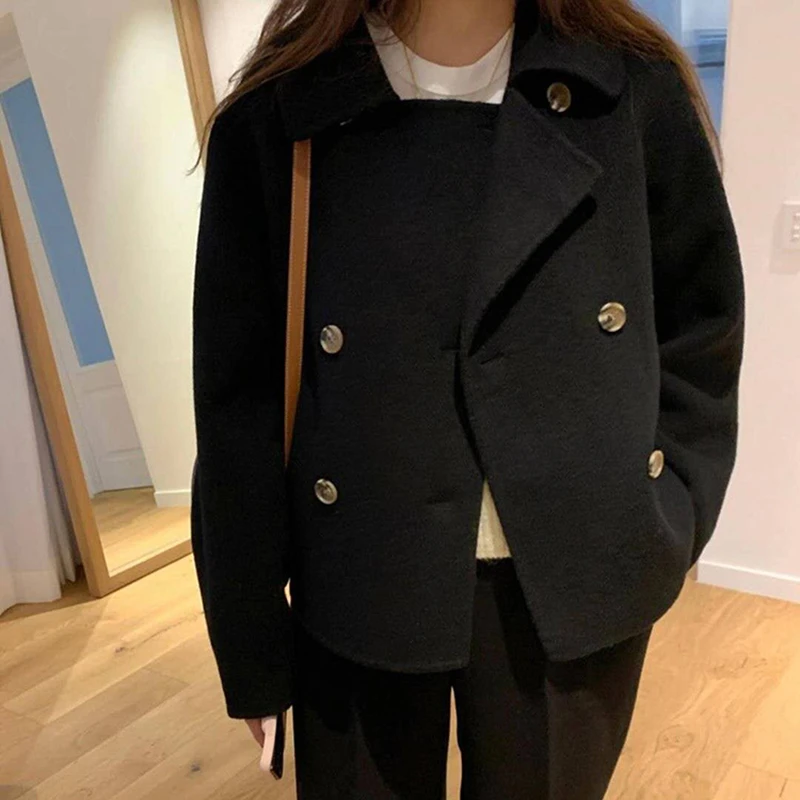 2020 new temperament Korean version lapel double-breasted short loose loose double-sided cashmere coat coat
2020 new temperament Korean version lapel double-breasted short loose loose double-sided cashmere coat coat