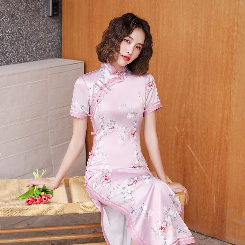 Женское атласное платье-Ципао, светло-розовое винтажное платье в китайском стиле с цветочным принтом и воротником-стойкой, большие размеры ... 
Женское атласное платье-Ципао, светло-розовое винтажное платье в китайском стиле с цветочным принтом и воротником-стойкой, большие размеры ...