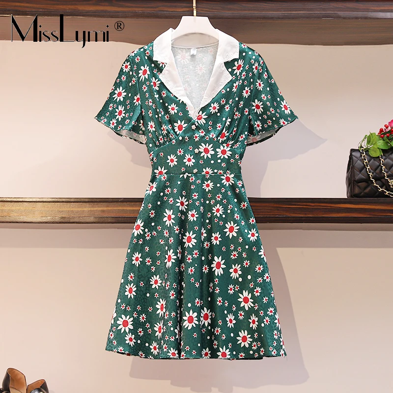 L-4XL Plus Size Vintage Floral Dress Women Summer 2021 Loose Japanese Sweets Print Folds V-neck Short Sleeve Green A-line Dress
L-4XL Plus Size Vintage Floral Dress Women Summer 2021 Loose Japanese Sweets Print Folds V-neck Short Sleeve Green A-line Dress