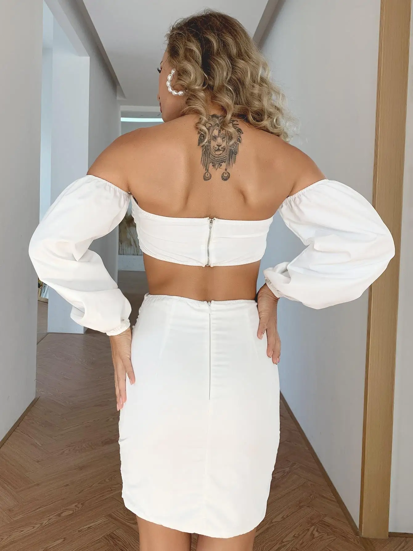 Women's Mini Skirt suit Spring Summer Suit Sexy Tube Top Long Sleeve Crop Tank Top Beach Holiday Two Piece Set Women Skirts Sets
Women's Mini Skirt suit Spring Summer Suit Sexy Tube Top Long Sleeve Crop Tank Top Beach Holiday Two Piece Set Women Skirts Sets