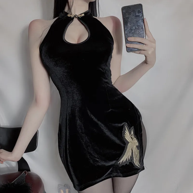 Black Retro Cheongsam Nightgowns Jacquard High Split Sexy Chinese Style Velvet Side Lace-up Nightdress Female
Black Retro Cheongsam Nightgowns Jacquard High Split Sexy Chinese Style Velvet Side Lace-up Nightdress Female
