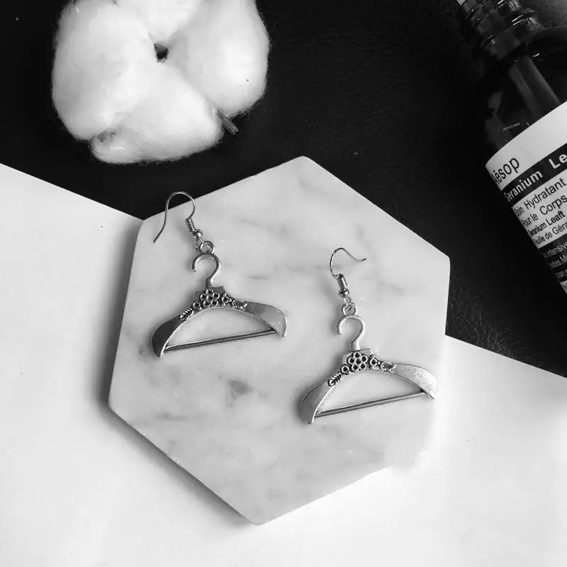 Hot Silvery Cool Punk Drop Earrings For Women Interesting Blade Jewelry Fashion Simple Creativity Metal earring
Hot Silvery Cool Punk Drop Earrings For Women Interesting Blade Jewelry Fashion Simple Creativity Metal earring