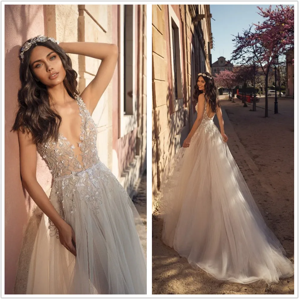 New Arrival Long Wedding Dress 2021 V-neck Sleeveless A-Line Chapel Train Appliques Tulle A-Line Backless Wedding Gowns Vestido
New Arrival Long Wedding Dress 2021 V-neck Sleeveless A-Line Chapel Train Appliques Tulle A-Line Backless Wedding Gowns Vestido