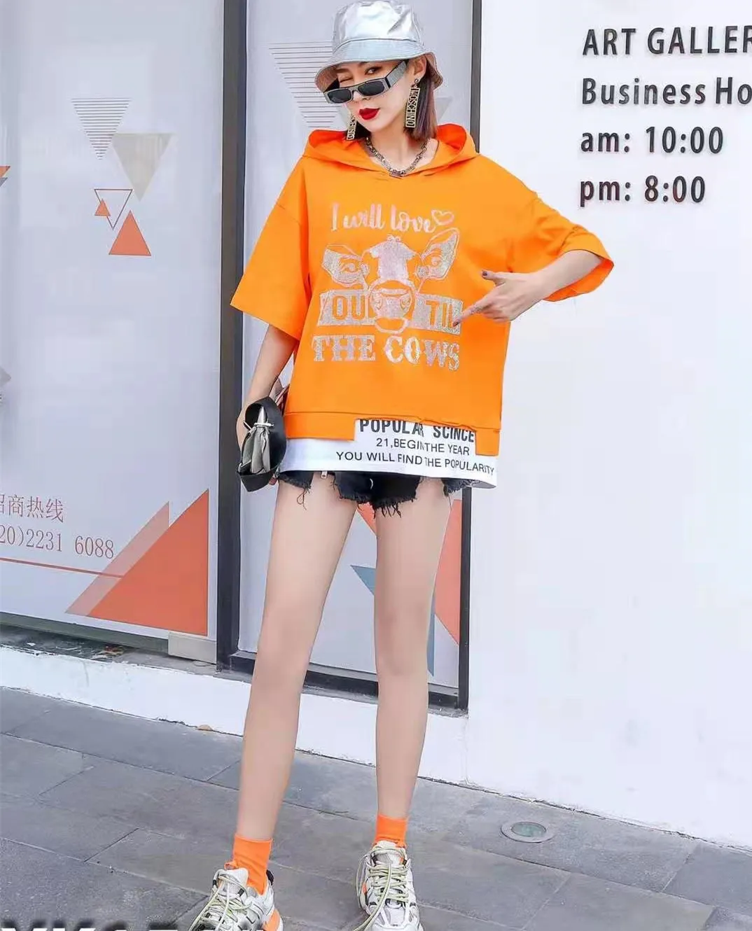 Vefadisa Black Diamonds Letter Women T-shirt 2021 Summer Hooded Pullover T-shirt Patchwork Short Sleeve T-shirt Loose QYF5219
Vefadisa Black Diamonds Letter Women T-shirt 2021 Summer Hooded Pullover T-shirt Patchwork Short Sleeve T-shirt Loose QYF5219