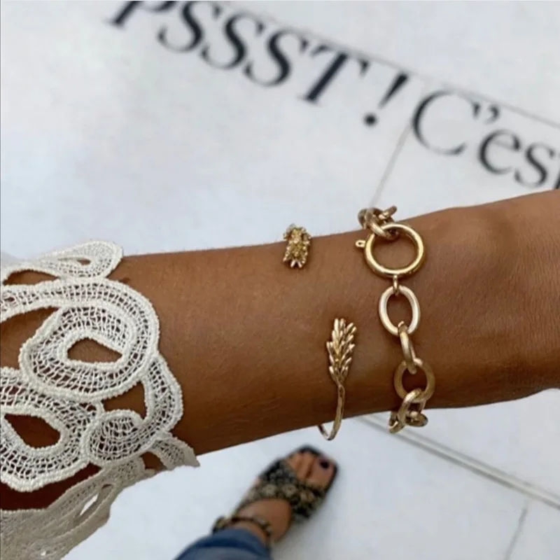 

2021 Summer Trend Alloy Jewelry for Women Smooth Gold Color Bracelets For Women Tropical Wheats Plant Curved Bangles for Female