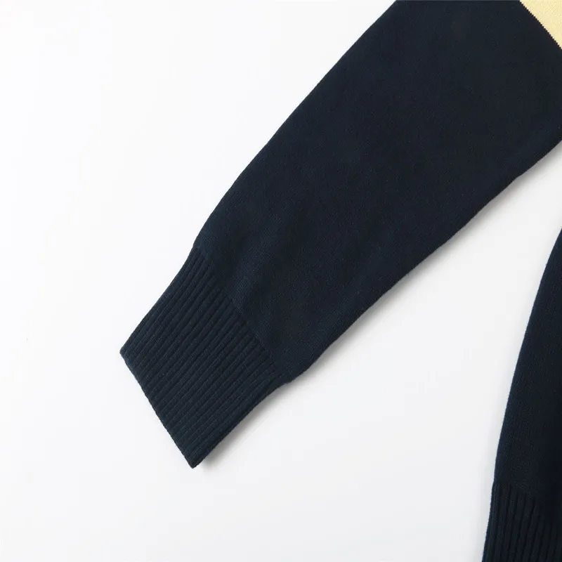 Men's V-neck Cotton Cardigan Patchwork Spacious Long Sleeve Autumn Winter Warm Clothes Knitted Casual Male Sweater Coat Pull
Men's V-neck Cotton Cardigan Patchwork Spacious Long Sleeve Autumn Winter Warm Clothes Knitted Casual Male Sweater Coat Pull