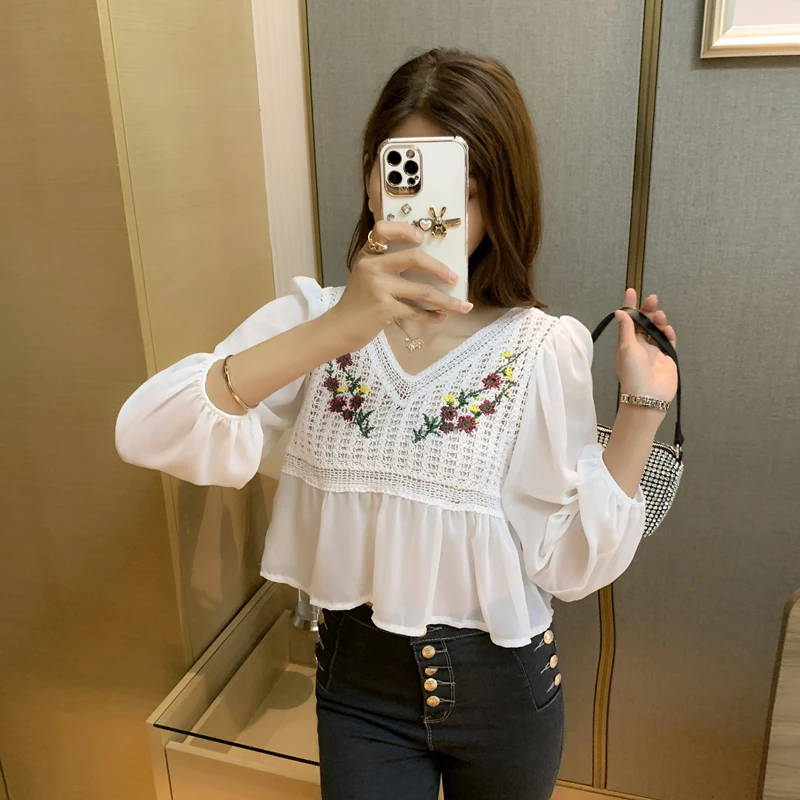 2021 early spring Korean retro crochet V-neck water-soluble embroidery loose stitching top
2021 early spring Korean retro crochet V-neck water-soluble embroidery loose stitching top