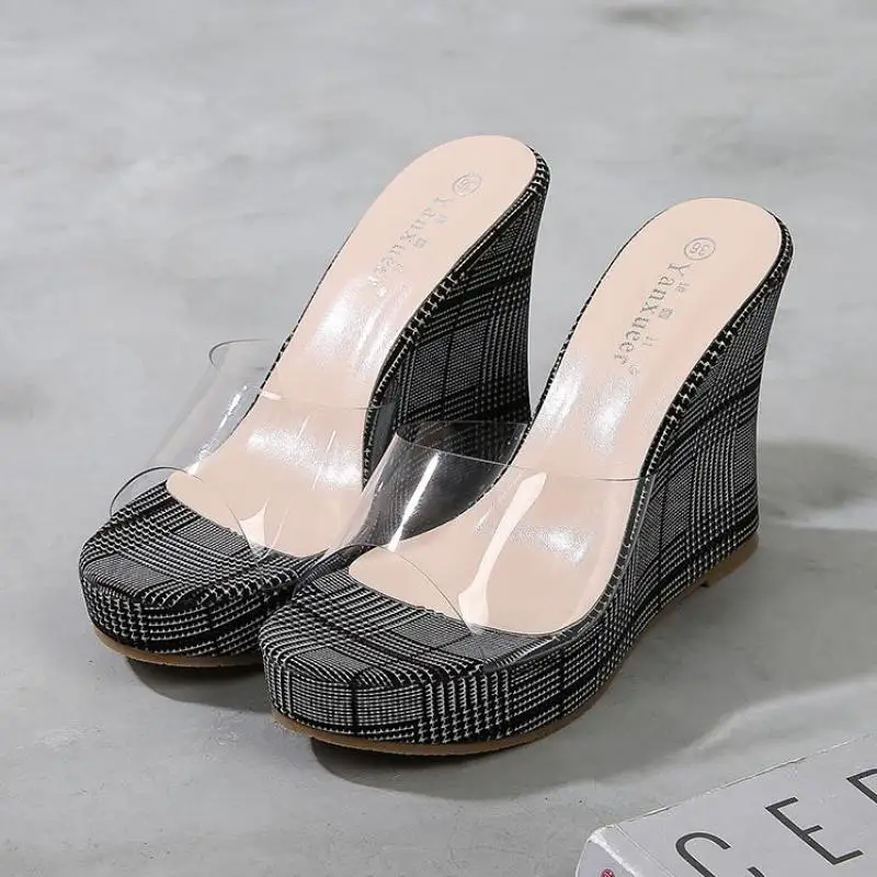 Summer 2020 New Fashion Wedges Heel Women Summer Footwear High Heel Platform Transparent Crystal Clear Sandal Women
Summer 2020 New Fashion Wedges Heel Women Summer Footwear High Heel Platform Transparent Crystal Clear Sandal Women
