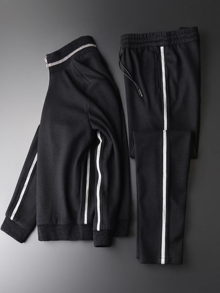 Yarns Luxury Centipede Fabric Stand Collar Black Men Sweatshirt With Pants Fashion Sport Set Plus Size 4xl
Yarns Luxury Centipede Fabric Stand Collar Black Men Sweatshirt With Pants Fashion Sport Set Plus Size 4xl