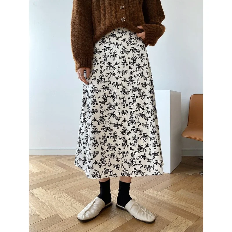 Korean Style Chic Sweet Print Woman Skirts Simple High Waist A Line Casual Loose Mujer Faldas Elegant Temperament Moda Skirt
Korean Style Chic Sweet Print Woman Skirts Simple High Waist A Line Casual Loose Mujer Faldas Elegant Temperament Moda Skirt