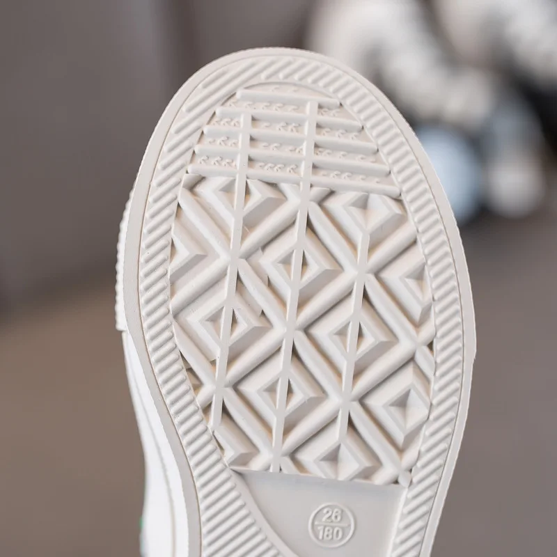 Spring Autumn Children's Leisure Canvas Shoes Smiley Face Kids Fashion Sneakers Boys and Girls Children Shoes Black Green color
Spring Autumn Children's Leisure Canvas Shoes Smiley Face Kids Fashion Sneakers Boys and Girls Children Shoes Black Green color