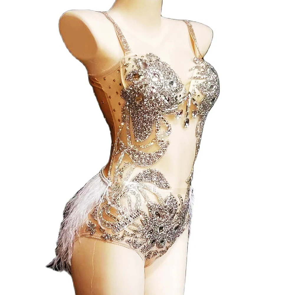 Shining Diamonds Women Halter Sleeveless Bodysuits White Feather Evening Prom Party Luxury Leotard Nightclub Singer Dance Costum
Shining Diamonds Women Halter Sleeveless Bodysuits White Feather Evening Prom Party Luxury Leotard Nightclub Singer Dance Costum