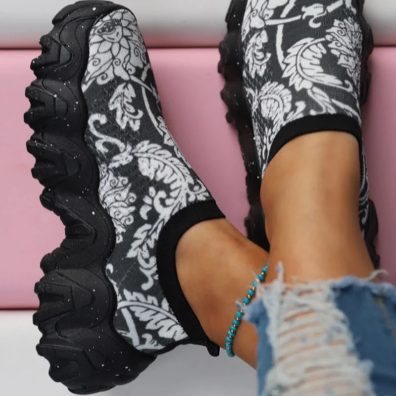 2021 Women Graffiti Stripe Autumn Sneaker Woman Casual Sport Shoe Female Mesh Vulcanized Ladies Big Size Breathable Footwear
2021 Women Graffiti Stripe Autumn Sneaker Woman Casual Sport Shoe Female Mesh Vulcanized Ladies Big Size Breathable Footwear