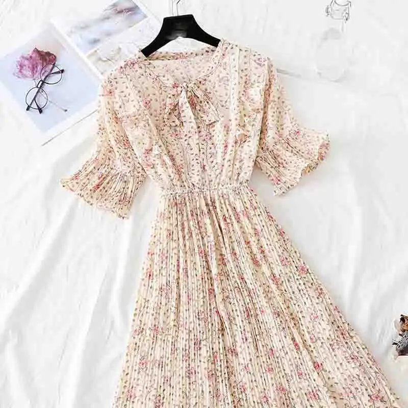 Summer Chiffon Dress 2021 Women Vintage Print Floral Long Dress Short Sleeve Elastic Waist Ruffles Pleated Dresses Vestidos
Summer Chiffon Dress 2021 Women Vintage Print Floral Long Dress Short Sleeve Elastic Waist Ruffles Pleated Dresses Vestidos