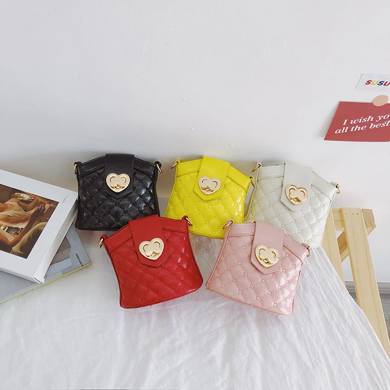 Детская мини-сумка-клатч 2021, милые сумки через плечо для девочек, маленький кошелек для монет, ручная Сумочка, кошелек в форме сердца, подаро...
Детская мини-сумка-клатч 2021, милые сумки через плечо для девочек, маленький кошелек для монет, ручная Сумочка, кошелек в форме сердца, подаро...