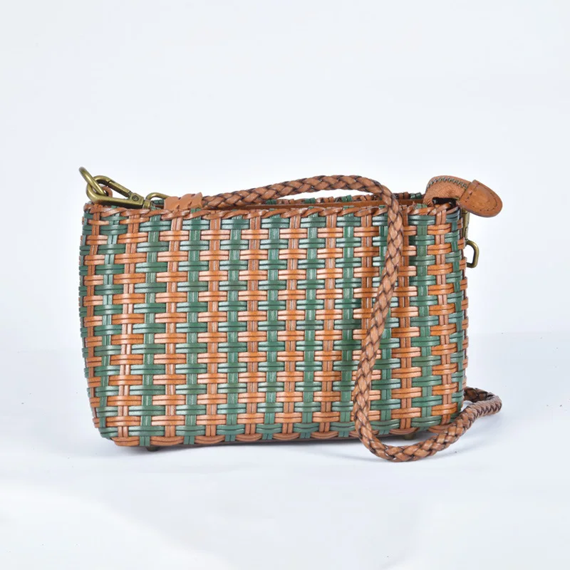 2021 new original small exquisite leather trendy fashion woven high quality messenger bag women
2021 new original small exquisite leather trendy fashion woven high quality messenger bag women