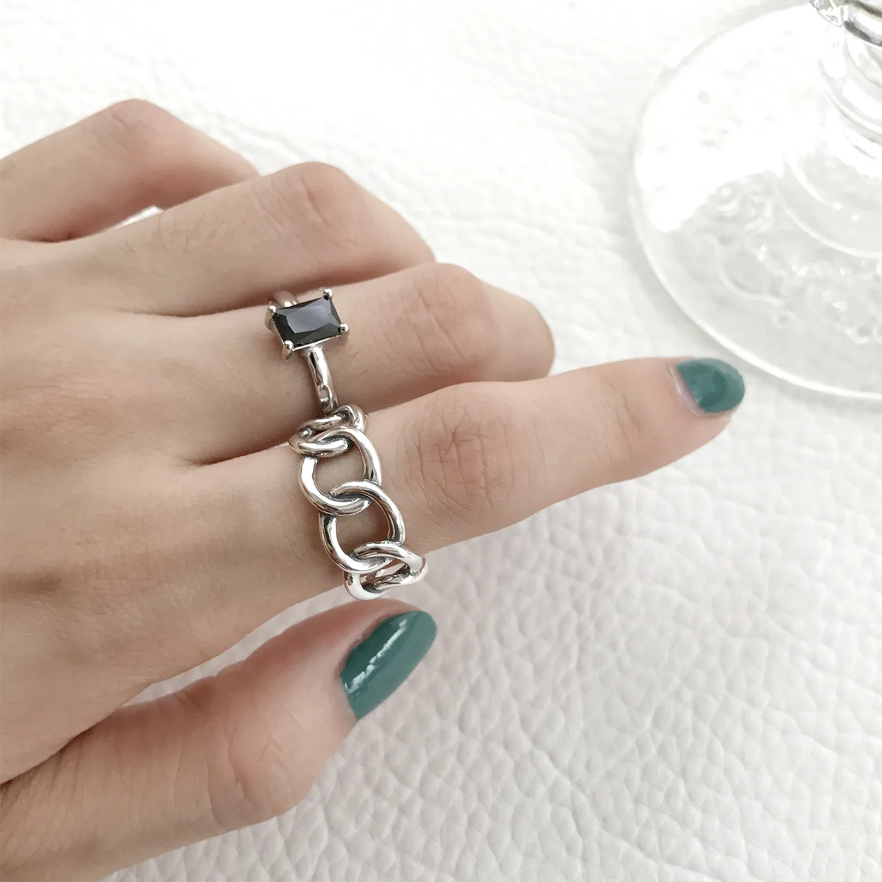 South Korea Korean-style S925 Fine Silver Large Chains N Pendant Vintage Retro Cool Adjustable Silver Ring Ring
South Korea Korean-style S925 Fine Silver Large Chains N Pendant Vintage Retro Cool Adjustable Silver Ring Ring