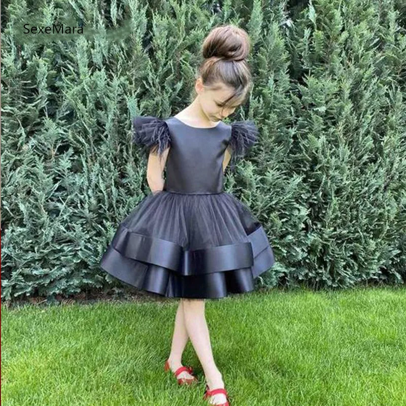 Black Tulle Knee Length Girl Dresses Party Gown Birthday Kids Clothes Christmas Party Dress Photography Props 1-14Y
Black Tulle Knee Length Girl Dresses Party Gown Birthday Kids Clothes Christmas Party Dress Photography Props 1-14Y