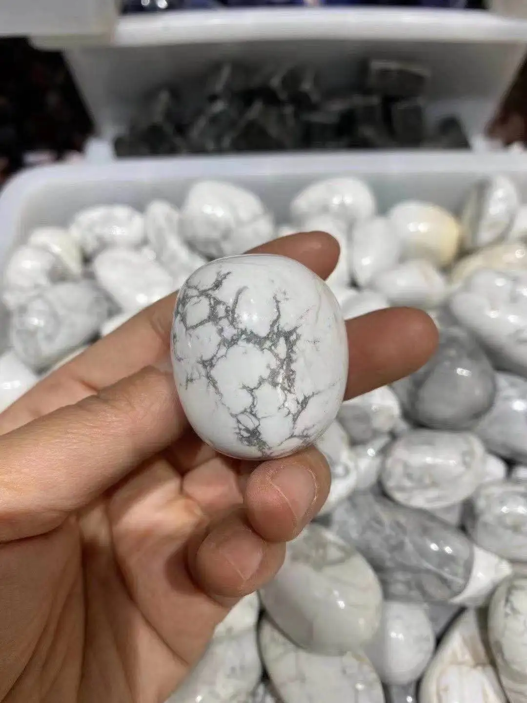 Natural white pine stone to play with the original stone, natural beauty, natural beauty treatment healing 
Natural white pine stone to play with the original stone, natural beauty, natural beauty treatment healing