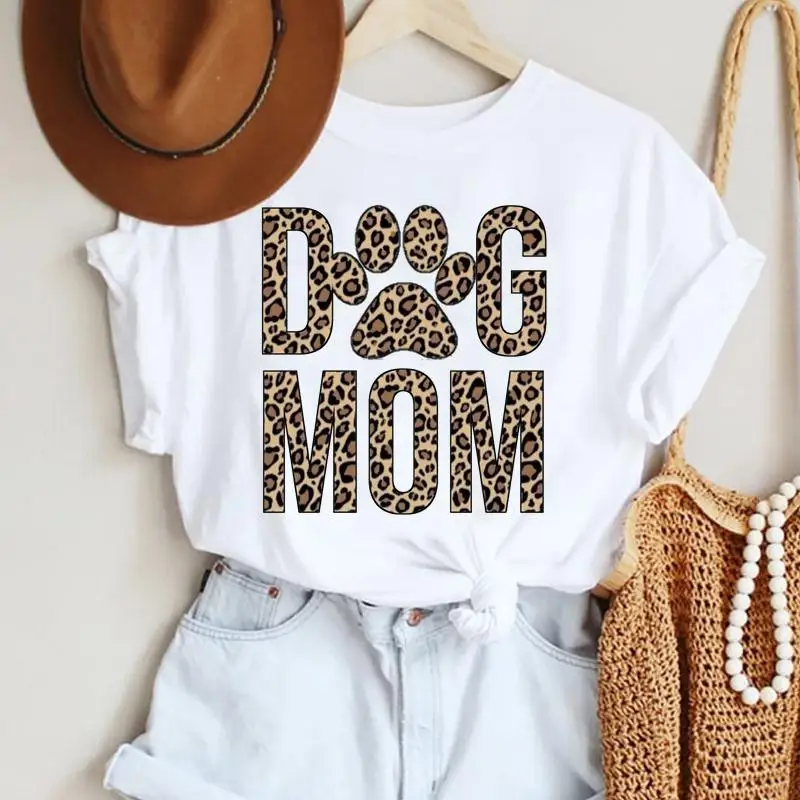 Женская футболка с принтом Собачья лапа и надписью леопард | одежда