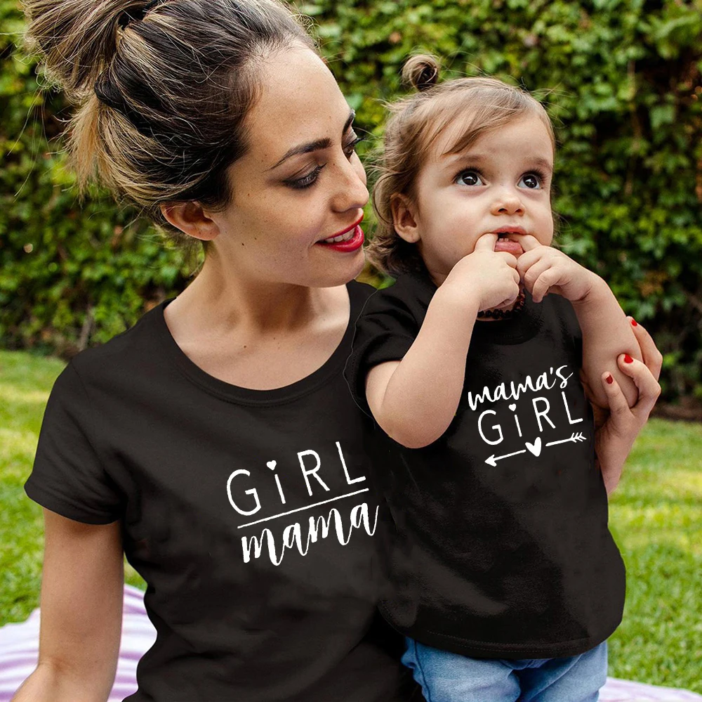 1pcs 1pcs Girl Mom Mama's Girl Mommy & Me Shirts Family Matching Clothes Summer Casual Mother and Daughter Clothes Family Look
1pcs 1pcs Girl Mom Mama's Girl Mommy & Me Shirts Family Matching Clothes Summer Casual Mother and Daughter Clothes Family Look