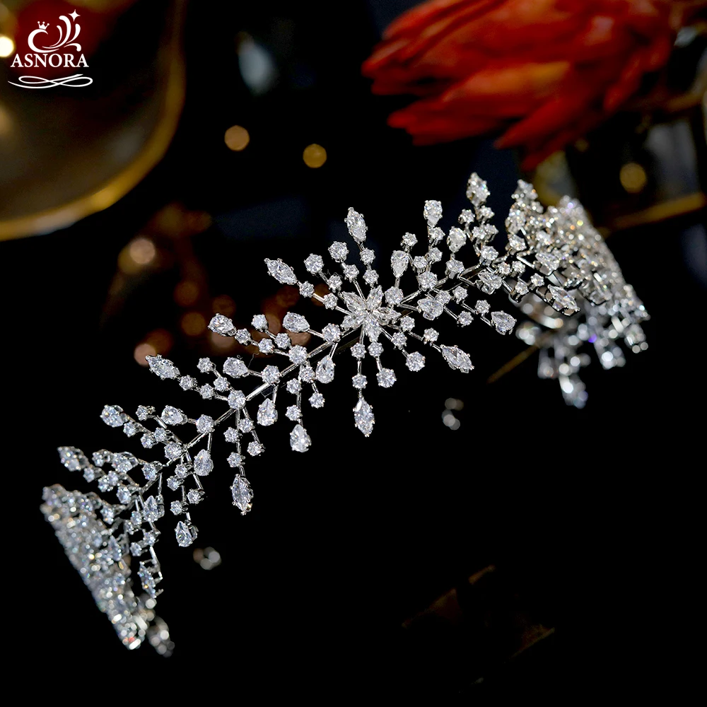 ASNORA Luxury Ladies Headdress CZ Wedding Headdress Hair Band Bride Princess Crown Hair Accessories Bridesmaid Jewelry A01004
ASNORA Luxury Ladies Headdress CZ Wedding Headdress Hair Band Bride Princess Crown Hair Accessories Bridesmaid Jewelry A01004