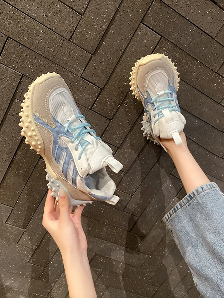 Женские кроссовки на толстой подошве, повседневные прогулочные туфли на плоской подошве, роскошные дизайнерские туфли для женщин и девушек...
Женские кроссовки на толстой подошве, повседневные прогулочные туфли на плоской подошве, роскошные дизайнерские туфли для женщин и девушек...