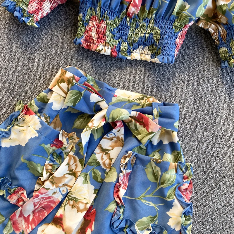 Bohemian Women 2pcs Set Sexy Slash Neck Puff Sleeve Short Tops + High Waist Wide Leg Shorts Boho Suit New Fashion Spring Summer
Bohemian Women 2pcs Set Sexy Slash Neck Puff Sleeve Short Tops + High Waist Wide Leg Shorts Boho Suit New Fashion Spring Summer